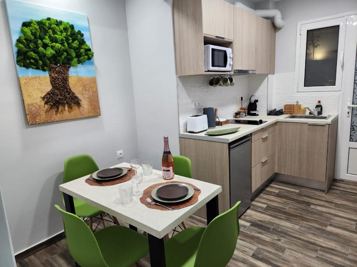 Cozy Apartment Metaxourgeio Greendom Athena Bagian luar foto